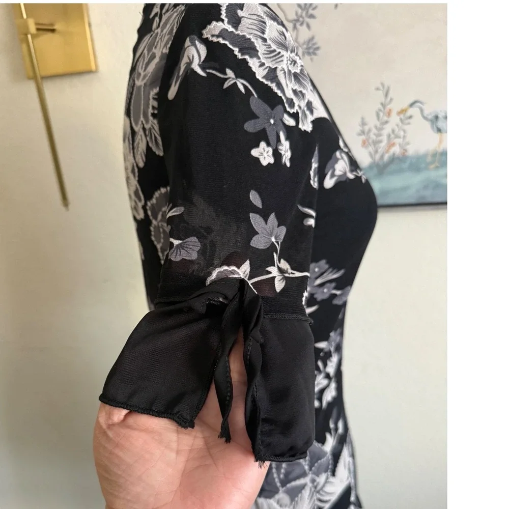Simply Irresistible Petite Floral Rhinestone Layered V-Neck‎ Top Black White PS - Picture 6 of 7